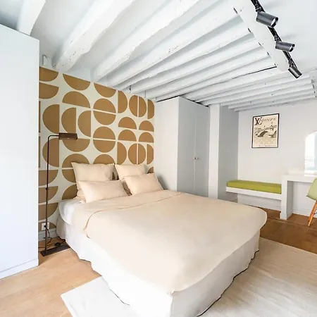 Apartment Design Et Confortable Au Coeur Du Marais Paris