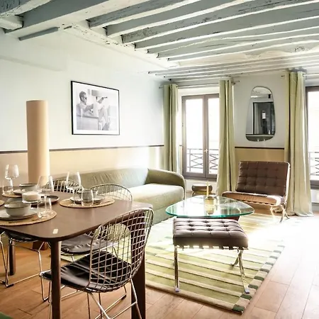 Apartment Design Et Confortable Au Coeur Du Marais
